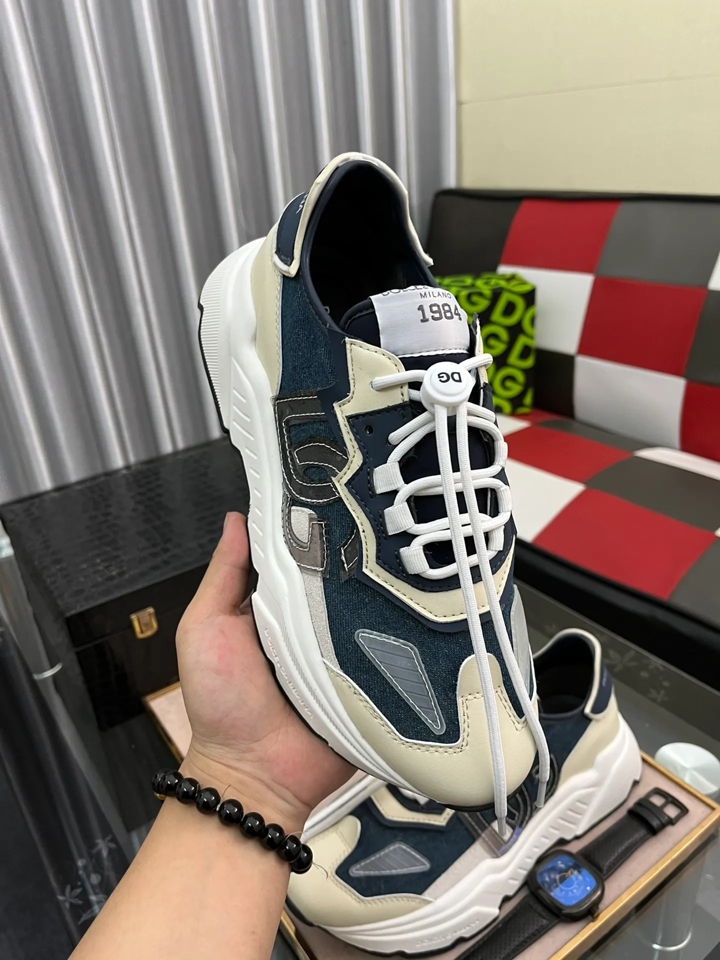 Factory price 480⌚️⌚️DG high-end boutique men's casual sports shoes! Imported original cowhide, shoe body metal loug decoration, imported original hardware, exquisite luxury, super A level! Compared with the genuine product at the counter, the version is no worse at all! Size:38-44
